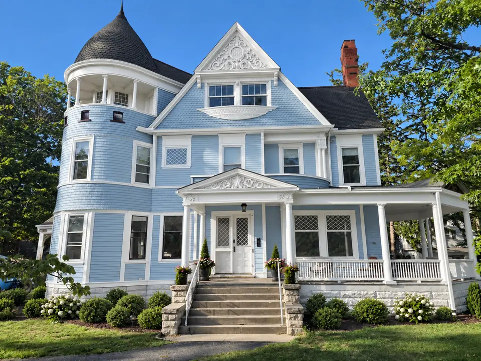 A color study showing Lake Cliff in blue with pale trim.
